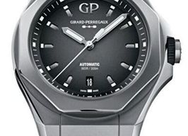 Girard-Perregaux Laureato 81070-21-001-FB6A (2026) - Black dial 45 mm Titanium case