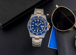 Rolex Submariner Date 116613LB (Unknown (random serial)) - Blue dial 40 mm Gold/Steel case