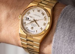 Rolex Day-Date Oysterquartz 19018 -