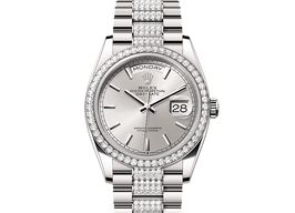 Rolex Day-Date 36 128349RBR (2025) - Zilver wijzerplaat 36mm Witgoud