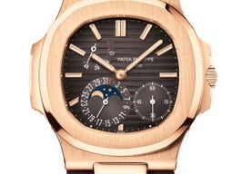 Patek Philippe Nautilus 5712R-001 (2022) - Grey dial 40 mm Rose Gold case