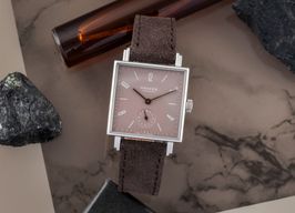 NOMOS Tetra 481 -