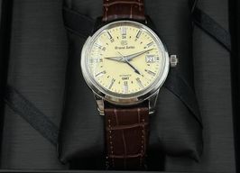 Grand Seiko Elegance Collection SBGM221 (2025) - 40mm Staal