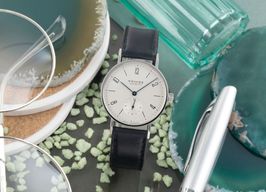 NOMOS Tangente 33 122 (Onbekend (willekeurig serienummer)) - Wit wijzerplaat 33mm Staal