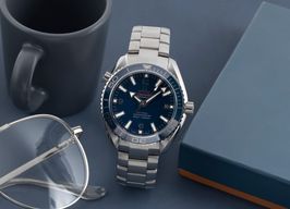 Omega Seamaster Planet Ocean 232.90.42.21.03.001 (Onbekend (willekeurig serienummer)) - Blauw wijzerplaat 42mm Titanium