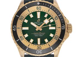 Breitling Superocean 42 N17375201L1S1 (2025) - Groen wijzerplaat 42mm Brons