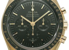 Omega Speedmaster Professional Moonwatch 310.60.42.50.10.001 (2024) - Green dial 42 mm Yellow Gold case