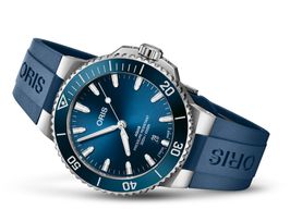 Oris Aquis Date 01 733 7787 4135-07 4 22 35FC -