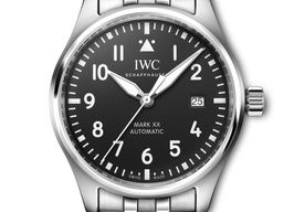 IWC Pilot Mark IW328202 (2024) - Zwart wijzerplaat 40mm Staal