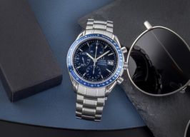 Omega Speedmaster Date 3212.80.00 (2005) - Blue dial 40 mm Steel case