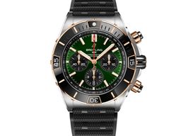 Breitling Chronomat UB0136251L1S1 (2025) - Groen wijzerplaat 44mm Goud/Staal