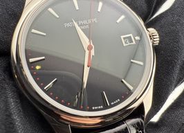Patek Philippe Calatrava 5227G-011 (2015) - Zwart wijzerplaat 39mm Witgoud