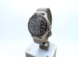 Omega Seamaster Diver 300 M 210.90.42.20.01.001 (2022) - Brown dial 42 mm Titanium case