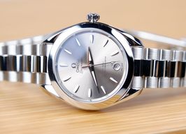 Omega Seamaster Aqua Terra 220.10.30.20.09.001 (2026) - Beige wijzerplaat 30mm Staal