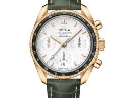 Omega Speedmaster 324.63.38.50.02.004 (2025) - Zilver wijzerplaat 38mm Geelgoud