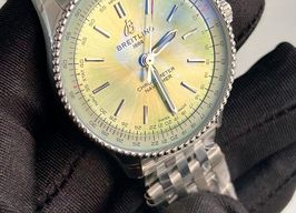 Breitling Navitimer A17327361L1A1 (2025) - Green dial 36 mm Steel case