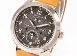 Patek Philippe Annual Calendar Travel Time 5326G-001 -