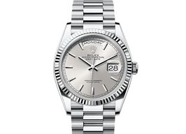 Rolex Day-Date 36 128236 (2025) - Zilver wijzerplaat 36mm Platina