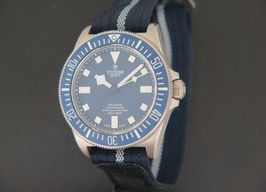 Tudor Pelagos 25707B/22 (2023) - Blue dial 42 mm Titanium case