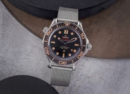 Omega Seamaster Diver 300 M 210.90.42.20.01.001 (Unknown (random serial)) - Brown dial 42 mm Titanium case