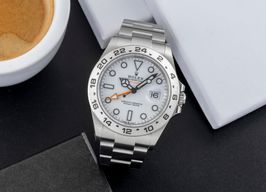 Rolex Explorer II 226570 (Unknown (random serial)) - 42 mm Steel case