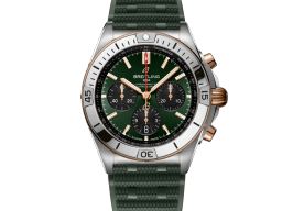 Breitling Chronomat 42 UB0134131L1S1 (2025) - Groen wijzerplaat 43mm Goud/Staal