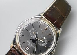 Patek Philippe Annual Calendar 5146P-001 (2007) - Grey dial 39 mm Platinum case