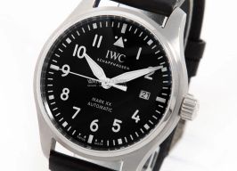 IWC Pilot Mark IW328201 (2023) - Zwart wijzerplaat 40mm Staal