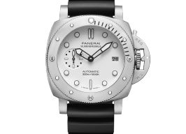 Panerai Submersible PAM01590 (2025) - White dial 42 mm Steel case