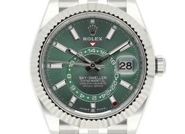 Rolex Sky-Dweller 336934 (2025) - Green dial 42 mm Gold/Steel case