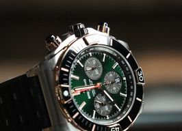 Breitling Chronomat UB0136251L1S1 (2026) - Groen wijzerplaat 44mm Goud/Staal