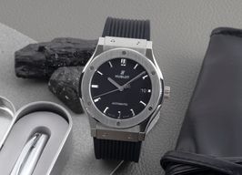 Hublot Classic Fusion 511.NX.1170.RX (2020) - Zwart wijzerplaat 45mm Titanium