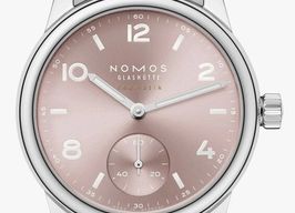NOMOS Club 756.SB (2026) - Roze wijzerplaat 34mm Staal