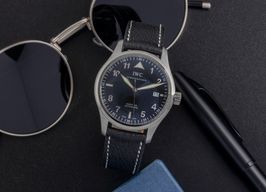 IWC Pilot Mark IW325311 (Unknown (random serial)) - Black dial 38 mm Steel case