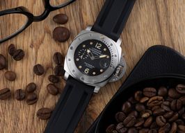 Panerai Luminor 1950 PAM00243 (2007) - Black dial 44 mm Steel case