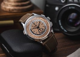 Patek Philippe World Time Chronograph 5935A-001 (2023) - Roze wijzerplaat 41mm Staal