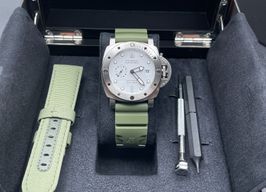 Panerai Luminor Submersible PAM01226 (2024) - White dial 44 mm Steel case