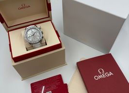 Omega Speedmaster 324.38.38.50.55.001 (2023) - Parelmoer wijzerplaat 38mm Staal