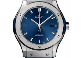 Hublot Classic Fusion Blue 542.NX.7170.RX (2025) - Blauw wijzerplaat 42mm Titanium