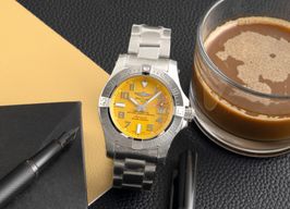 Breitling Avenger II Seawolf A17331101I1A1 (Onbekend (willekeurig serienummer)) - Geel wijzerplaat 45mm Staal