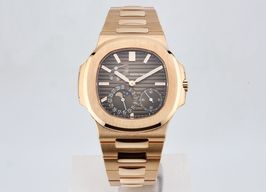 Patek Philippe Nautilus 5712/1R-001 (2024) - Bruin wijzerplaat 40mm Roségoud