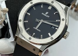 Hublot Classic Fusion 542.NX.1171.RX (2023) - Zwart wijzerplaat 42mm Titanium