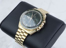 Omega Speedmaster Professional Moonwatch 310.60.42.50.10.001 (2023) - Green dial 42 mm Yellow Gold case