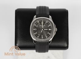 Patek Philippe Aquanaut 5167A-001 (2018) - Black dial 40 mm Steel case