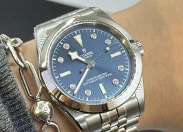 Tudor Black Bay 79660-0005 -