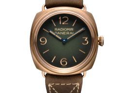 Panerai Radiomir PAM00760 (2025) - Green dial 47 mm Bronze case