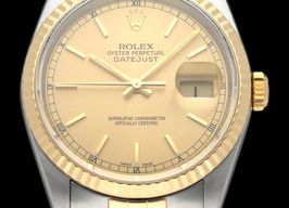 Rolex Datejust 36 16233 (2001) - Champagne wijzerplaat 36mm Goud/Staal