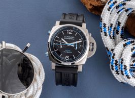 Panerai Luminor PAM00764 (Onbekend (willekeurig serienummer)) - Zwart wijzerplaat 44mm Titanium