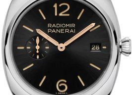 Panerai Radiomir PAM01572 (2026) - Black dial 40 mm Steel case