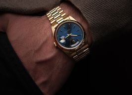 Rolex Day-Date 36 18238 (1990) - Blue dial 36 mm Yellow Gold case